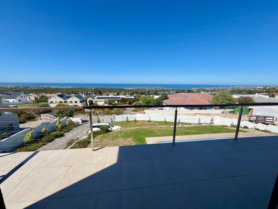 5 Bedroom Property for Sale in Onrus Western Cape